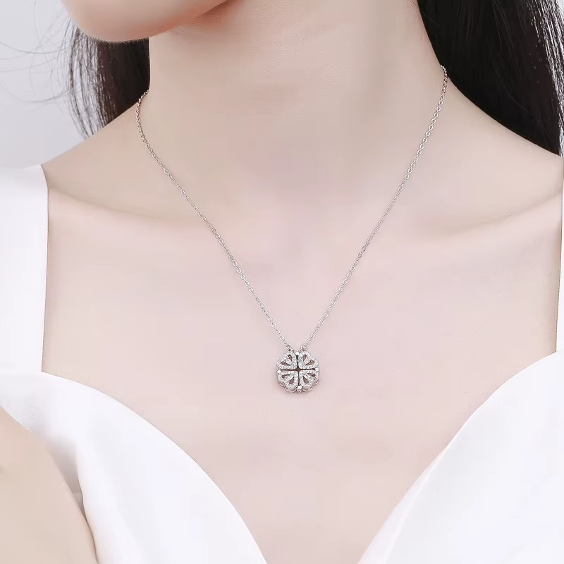 Le Collier Trèfle en Laiton